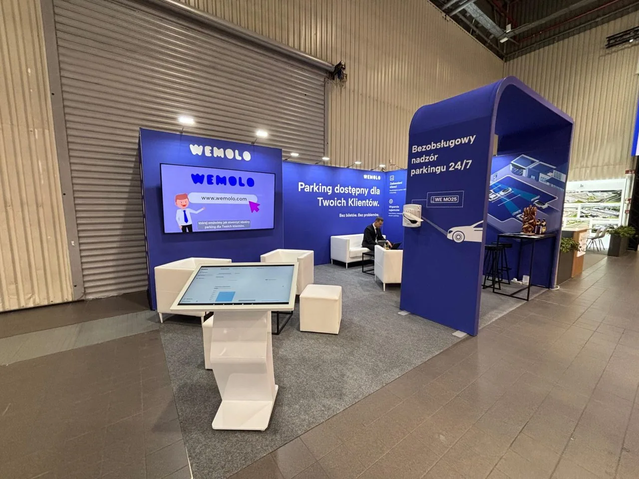 Wemolo - infokiosk na stoisku — realizacja OISEN