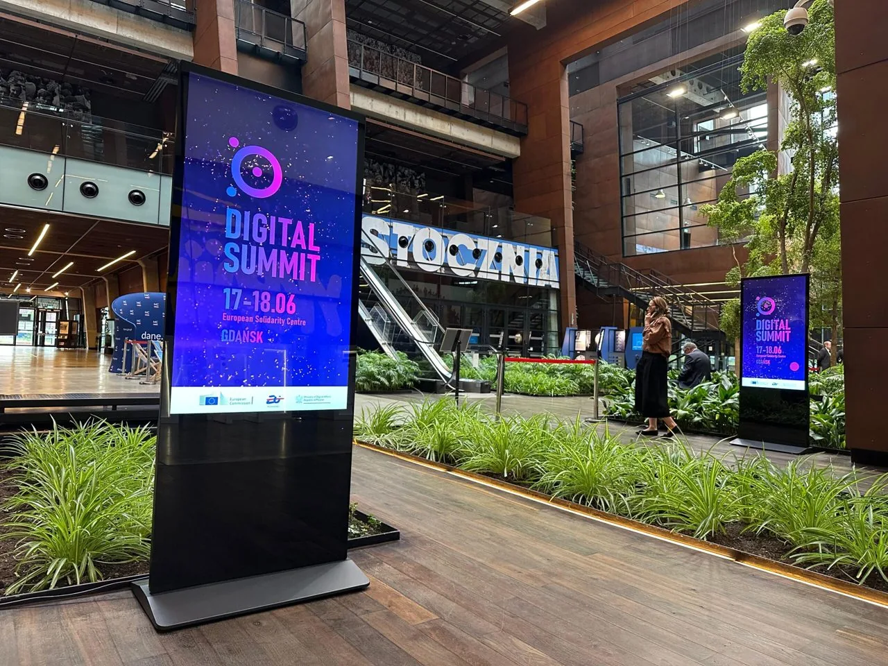 Digital Summit Gdańsk - wynajem totemów — realizacja OISEN